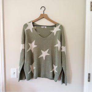 BOUTIQUE STAR SWEATER!